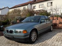 Gebraucht BMW 320 150 PS (110 kW) 1997 Blau Limousine