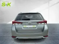 Gebraucht Toyota Auris Team 116 PS (85 kW) 2018 New medium silver/ grey Kombi