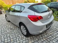 Gebraucht Opel Astra Edition 116 PS (85 kW) 2015 Silber Limousine