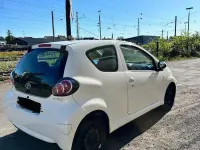Gebraucht Toyota Aygo 68 PS (50 kW) 2010 Weiß Kleinwagen