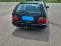 Gebraucht Mercedes E240 Avantgarde 170 PS (125 kW) 2002 Schwarz Kombi