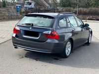 Gebraucht BMW 318 143 PS (105 kW) 2007 Grau Kombi