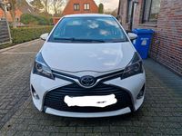 Gebraucht Toyota Yaris 99 PS (72 kW) 2016 Weiß Kleinwagen