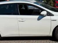 Gebraucht Toyota Auris Hybrid Executive 99 PS (72 kW) 2013 Weiß Kombi