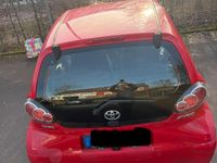 Gebraucht Toyota Aygo 68 PS (50 kW) 2010 Rot Kleinwagen