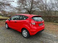 Gebraucht Ford Fiesta Trend 60 PS (44 kW) 2015 Rot Kleinwagen