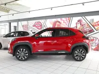 Gebraucht Toyota Yaris Cross 131 PS (96 kW) 2026 Emotional red SUV