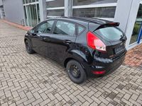 Gebraucht Ford Fiesta 82 PS (60 kW) 2016 Pantherschwarz metallic (metallic) Kleinwagen