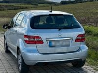 Gebraucht Mercedes B160 75 PS (55 kW) 2011 Silber Van / Kleinbus