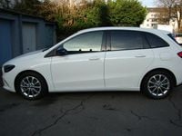 Gebraucht Mercedes E250 160 PS (117 kW) 2022 Weiß Limousine