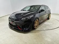 Gebraucht Kia ProCeed Sport 204 PS (150 kW) 2023 Schwarzmet. Kleinwagen