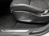 Gebraucht Jaguar F-Pace R-Sport 179 PS (131 kW) 2021 Weiß SUV