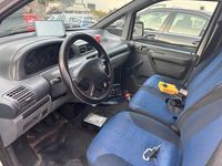 Gebraucht Peugeot Expert 69 PS (50 kW) 2003 Weiß Van