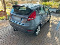 Gebraucht Ford Fiesta Titanium 82 PS (60 kW) 2012 Grau Kleinwagen