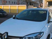Gebraucht Renault Mégane 102 PS (75 kW) 2014 Weiß Limousine