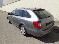 Gebraucht Skoda Superb 140 PS (102 kW) 2012 Silber Kombi