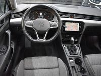 Gebraucht VW Passat 122 PS (89 kW) 2022 Grau Kombi