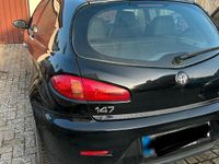 Gebraucht Alfa Romeo 147 105 PS (77 kW) 2005 Schwarz Kleinwagen