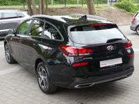 gebraucht Hyundai i30 cw 1.5DPI 2-Zonen-Klima Sitzheizung LED