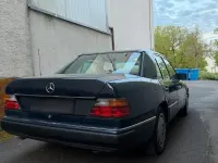 Second-hand Mercedes E250 90 CP (66 kW) 1989 Albastru Berlinǎ