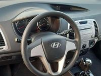 Gebraucht Hyundai i20 Style 101 PS (74 kW) 2012 Schwarz Kleinwagen