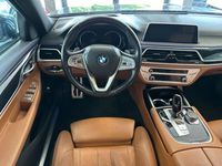 Gebraucht BMW 740 320 PS (235 kW) 2018 Singapur grau metallic (metallic) Limousine