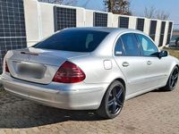 Gebraucht Mercedes E220 150 PS (110 kW) 2003 Grün Limousine