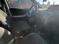 Gebraucht Toyota Yaris 69 PS (50 kW) 2009 Grau Kleinwagen