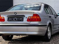 Gebraucht BMW 318 143 PS (105 kW) 2002 Titansilber metallic Limousine
