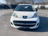 Gebraucht Peugeot 107 69 PS (50 kW) 2010 Weiß Kleinwagen