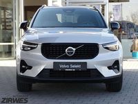 Gebraucht Volvo XC40 Plus 197 PS (144 kW) 2025 Silver dawn / metallic SUV
