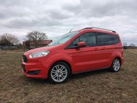 Gebraucht Ford Tourneo Courier Titanium 75 PS (55 kW) 2017 Rot Van / Kleinbus