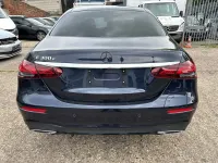 Gebraucht Mercedes E300 211 PS (155 kW) 2023 Blau Limousine