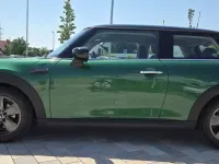 Gebraucht Mini Cooper 136 PS (100 kW) 2022 British racing green iv metall Kleinwagen