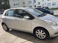 Gebraucht Toyota Yaris Life 101 PS (74 kW) 2010 Silber Kleinwagen