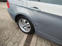 Gebraucht BMW 320 Comfort Edition 177 PS (130 kW) 2007 Grün Kombi