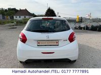 Gebraucht Peugeot 208 Active 82 PS (60 kW) 2013 Weiß Kleinwagen