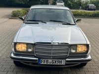 Gebraucht Mercedes 230 136 PS (100 kW) 1982 Silber Coupé
