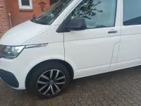 Gebraucht VW Multivan 110 PS (80 kW) 2021 Weiß Van / Kleinbus