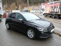 Gebraucht VW Golf VIII Life 110 PS (80 kW) 2021 Deep black perleffekt Limousine