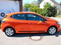 Usata Renault Clio V Evolution 143 CV (105 kW) 2025 Arancione Berlina