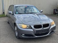Gebraucht BMW 320 184 PS (135 kW) 2011 Grau Kombi