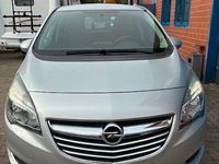 Gebraucht Opel Meriva Innovation 140 PS (102 kW) 2016 Silber Van / Kleinbus