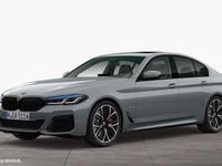 Gebraucht BMW M550 Performance 530 PS (389 kW) 2023 Skyscraper grau Limousine