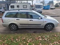 Brugt Ford Focus 101 HK (74 kW) 2000 Sølv Sedan