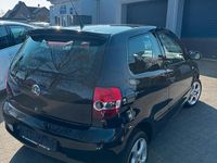 Gebraucht VW Fox 59 PS (43 kW) 2011 Schwarz Kleinwagen