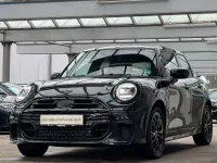 Gebraucht Mini Cooper 156 PS (114 kW) 2024 Midnight black ii (metallic) Kleinwagen