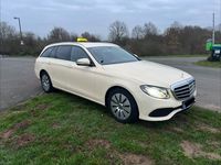 Gebraucht Mercedes E220 194 PS (142 kW) 2018 Beige Kombi