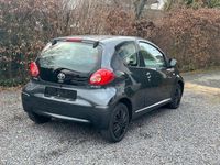 Gebraucht Toyota Aygo 68 PS (50 kW) 2006 Grau Kleinwagen