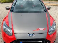 Gebraucht Ford Focus ST 250 PS (183 kW) 2014 Rot Limousine
